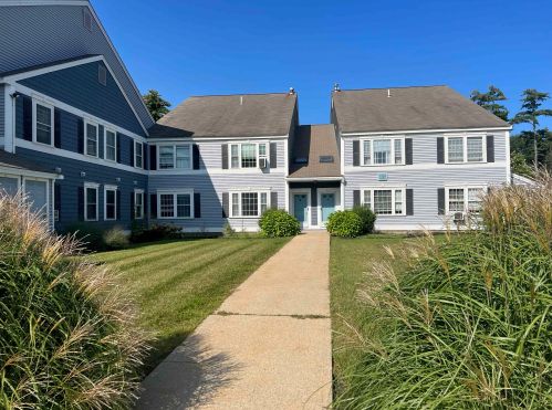 312 Springbrook Cir, Portsmouth, NH 03801-5627