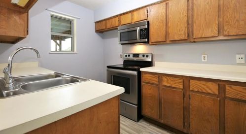 716 Betty St, Angleton TX  77515-4833 exterior