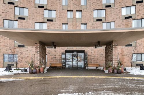 1181 Edgcumbe Rd, Saint Paul MN  55105-2831 exterior