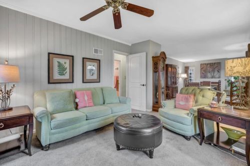 8728 Cottage Grove Ave, Hammond, IN 46322-2004