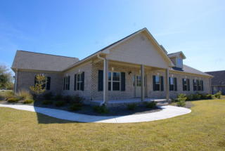 694 Castle Bay Dr, Hampstead NC  28443-2192 exterior