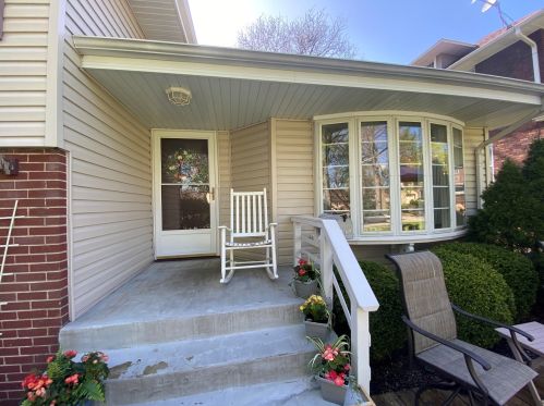 415 Whitney Ave, Joliet, IL 60435-7017