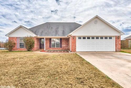 20 Dove Ln, Vilonia, AR 72173-8039