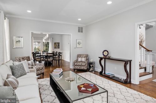 3 Kings Ln, Tavistock NJ 08033-1230 exterior