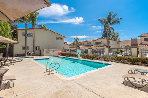 4700 Warner Ave, Huntington Beach CA  92649-3900 exterior