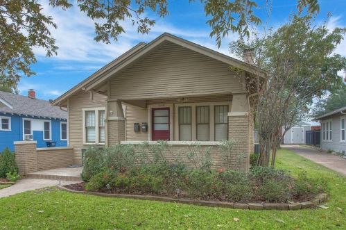 1608 Virginia Pl, Fort Worth TX  76107-3925 exterior