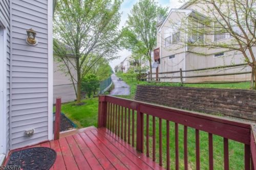 313 Winding Hill Dr, Hackettstown NJ  07840-5697 exterior