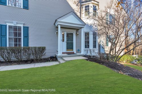 101 Ironwood Ct, Middletown, NJ 07748-1919