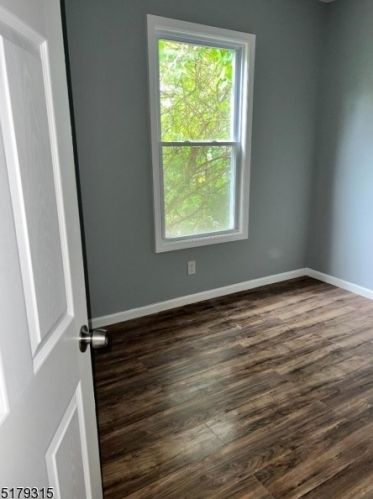 9 Grove Ter, Irvington, NJ 07111-3819
