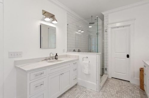 554 Mnr Rdg Dr, Atlanta GA  30305-3512 exterior