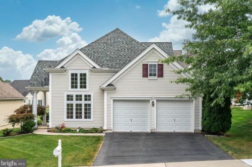 1804 Shearers Dr, Lancaster, PA 17601-4637