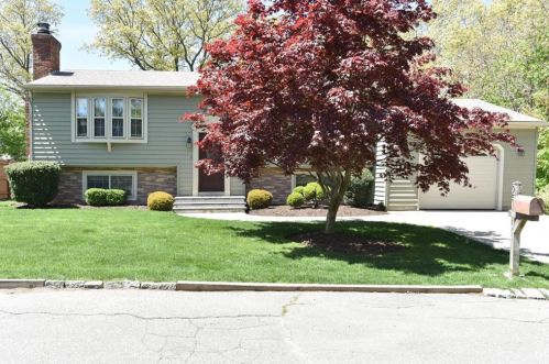 95 Valley Ave, Warwick, RI 02886-5018
