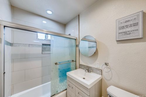 1111 Beacon Ave, Anaheim CA  92802-1811 exterior