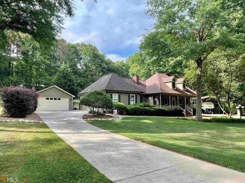 2745 Sandy Creek Cir, Loganville, GA 30052-3027