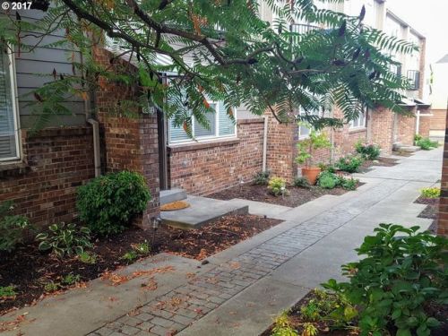 1431 Village St, Interlachen, OR 97024-3882
