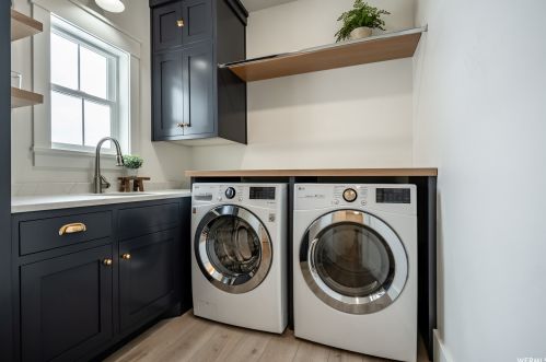 379 Sarah St, Providence UT 84332-9637 exterior