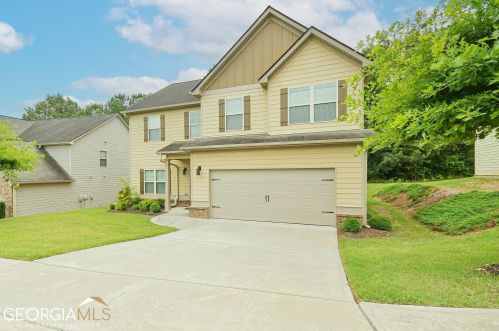 3913 Plymouth Rock Dr, Loganville, GA 30052