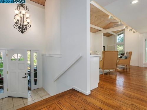 12 Dos Posos, Orinda, CA 94563-1801