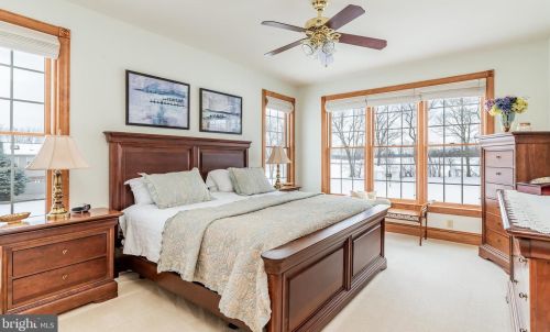 5 Linden Dr, Carlisle PA 17015-6906 exterior