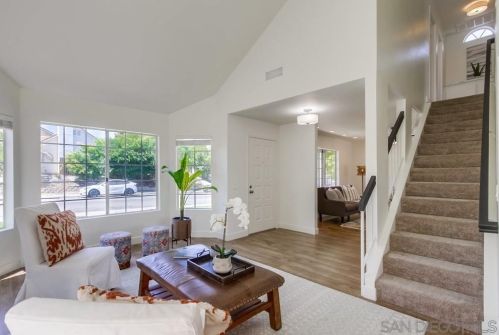 1376 Darwin Dr, Oceanside CA  92056-6618 exterior