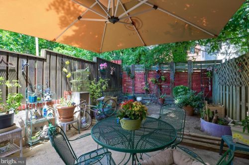 235 Walnut St, Lancaster PA  17602-2341 exterior