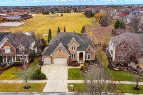 3511 Brooksedge Ave, Naperville, IL 60564-8355