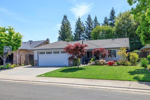 2600 Bayberry Dr, Lodi, CA 95242-4610