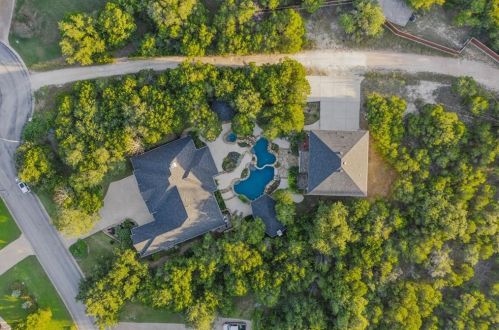 8009 Dark Vly Cv, Austin TX 78737-3520 exterior