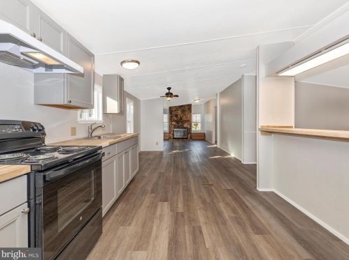 27 Bluegill Dr, Harpers Ferry WV  25425-2507 exterior