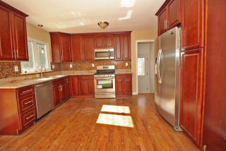 17 Brookside Rd, Edison, NJ 08817-4618