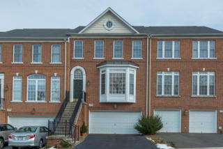 4113 Quiet Crossing Ct, Fairfax, VA 22033-2809