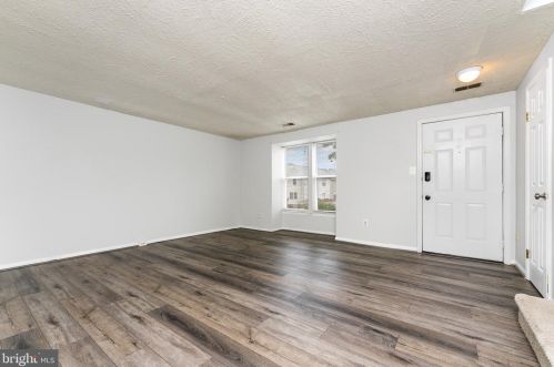 4759 Hersand Ct, Woodbridge VA  22193-5407 exterior