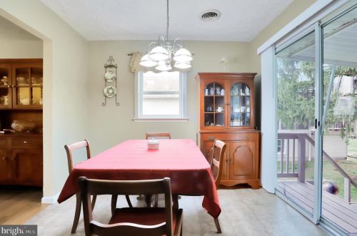 60 Baugher Dr, Hanover PA 17331-4004 exterior