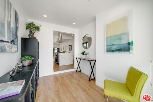 1350 Carlton Dr, Glendale CA  91205-1421 exterior