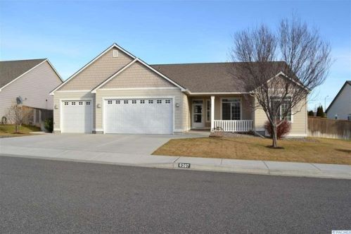 6307 Landsdowne Ct, Pasco, WA 99301-6841