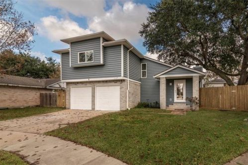 1127 Belgravia Dr, Pearland, TX 77584-2229