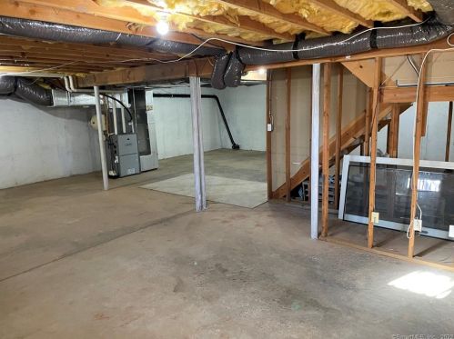 14 Greenview Ter, Middletown CT  06457-8738 exterior