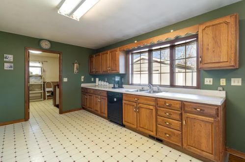 7465 Dakota St, Gary IN  46405-1722 exterior