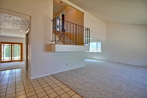 3814 Estate Dr, Stockton, CA 95209-1118
