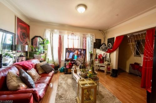 29 Feiner Pl, Irvington, NJ 07111-1701