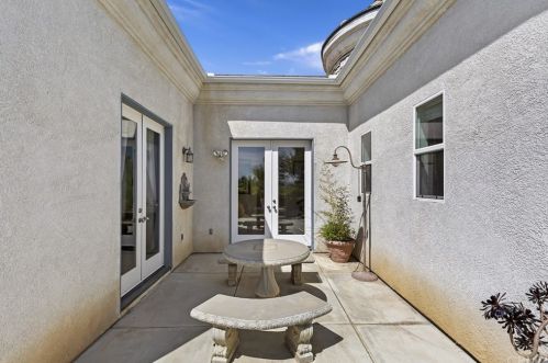 7565 Sun Blossom Ct, Riverside CA  92508-6627 exterior