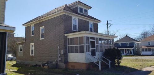 504 Jefferson Ave, Cape Charles, VA 23310-2804