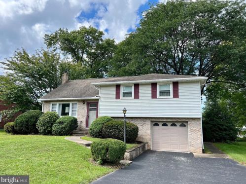 440 Maywood Rd, York, PA 17402-4152