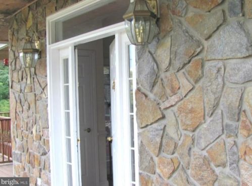 34 Niagara Way, Harpers Ferry WV  25425-7069 exterior