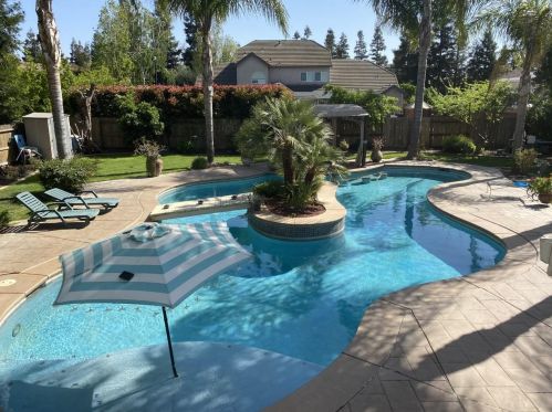 1874 Edgewood Dr, Turlock, CA 95382-9258
