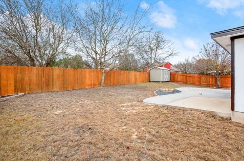 193 Spg Br Loop, Uhland TX 78640-5365 exterior