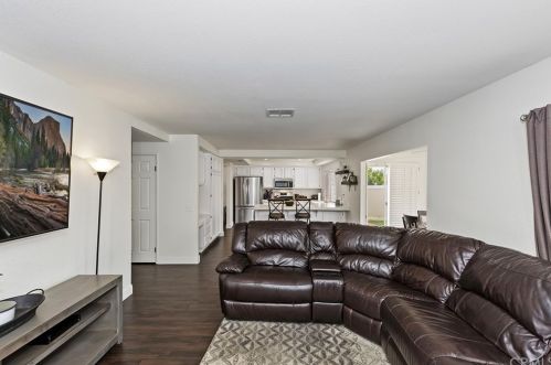 8554 Rosemary Dr, Riverside CA  92508-2965 exterior