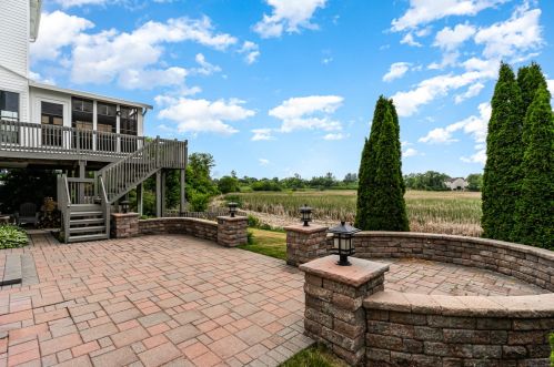 965 Harvest Cir, Bull Valley, IL 60014-1608