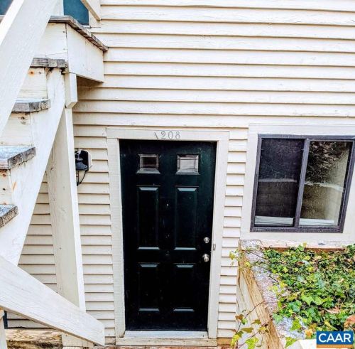 1208 Chatham Rdg, Charlottesville, VA 22901-3183