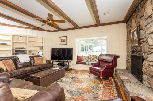 675 Fair Oaks Mnr, Atlanta GA  30327-4364 exterior